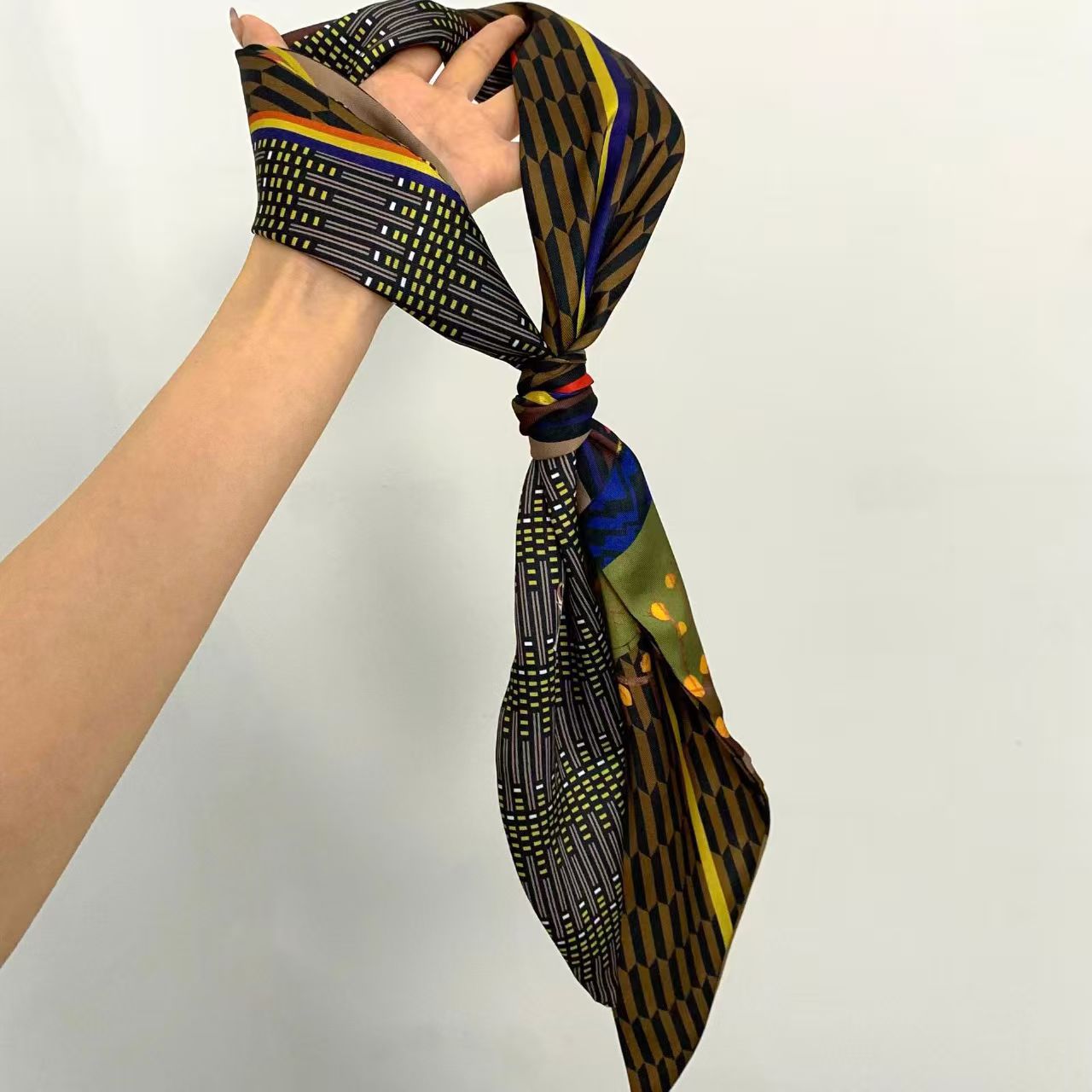 Luxury Print Long Hair Ribbon  - đánh giá và giá Ascot Neck Scarf